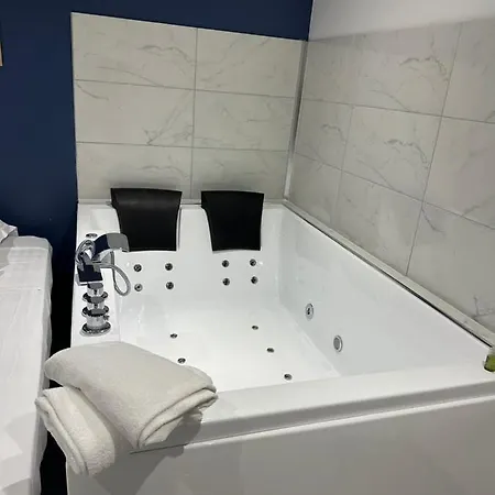 Les Bulles De Mona - Le Wilson - *